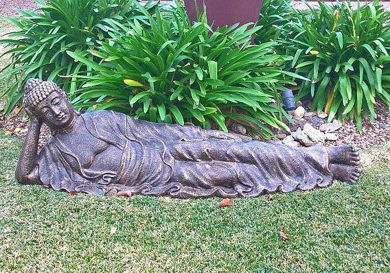 buddha statue lying down