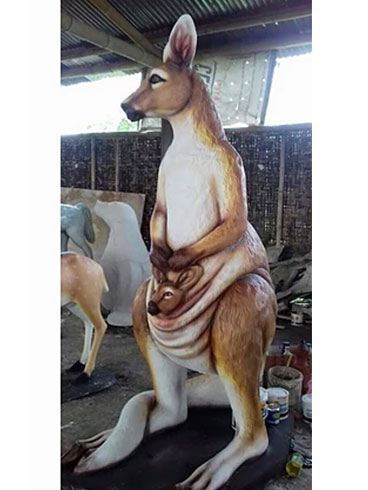 extra large animals kangaroo